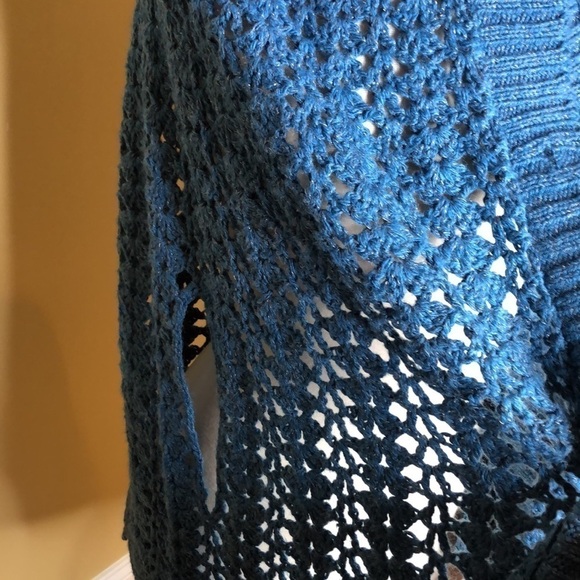 Kimchi & Blue For Anthropologie Light Blue and Gold Thread Crocheted Cape Poncho - Picture 7 of 8